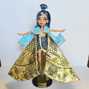 Monster High Cleo De Nile Doll with Blue Gold Outfit